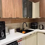 Urban Bunks Hostel - سرير في غرفة مشتركة